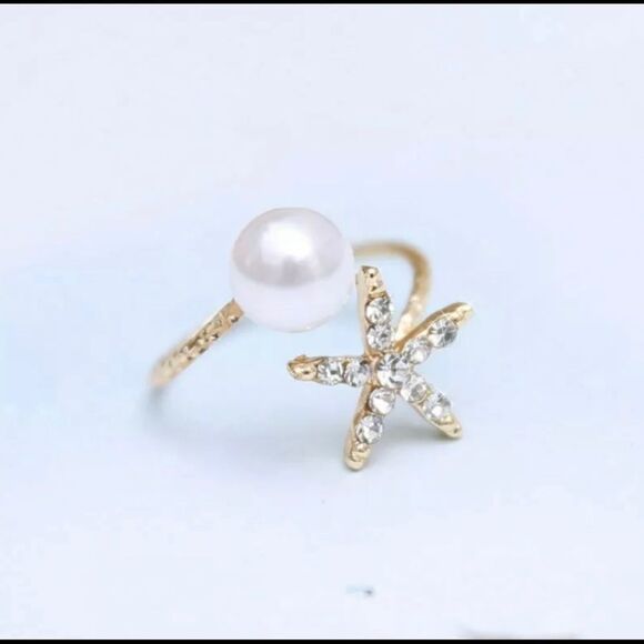 Jewelry - Pearl & Starfish Diamond Ring